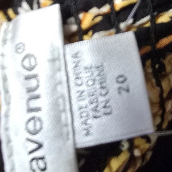 Avenue Black and Gold Patterned Sleeveless Dress - Picture 5 of 5